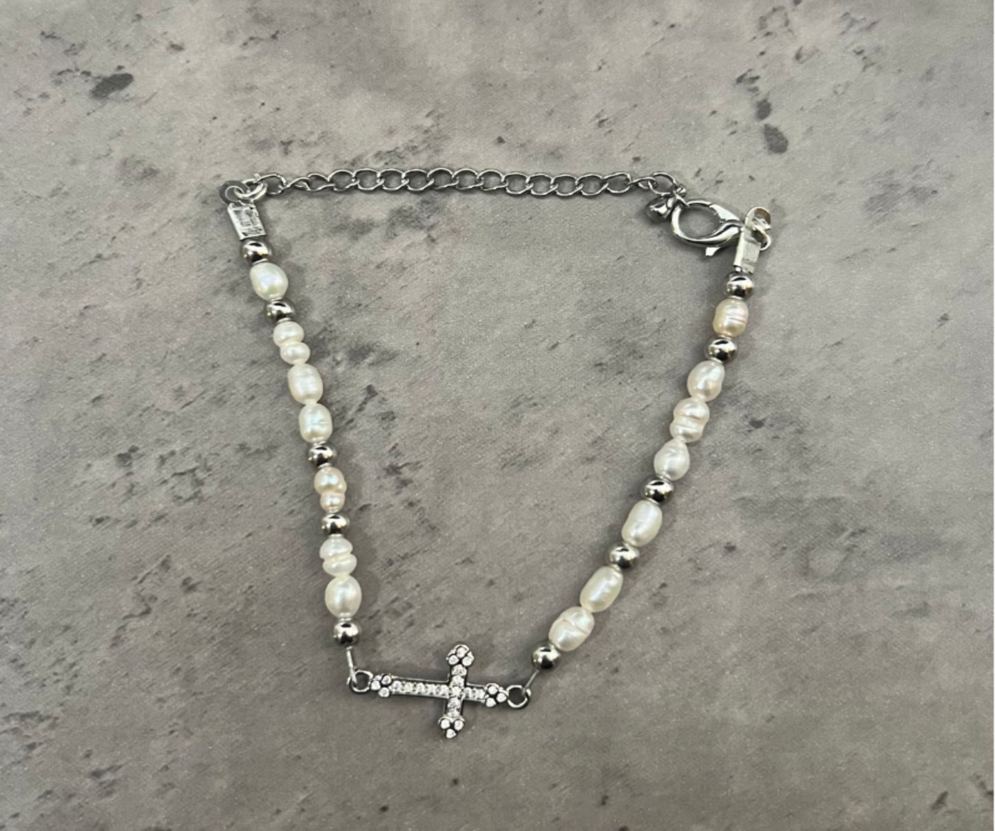 Preacher Mini - Freshwater Pearls